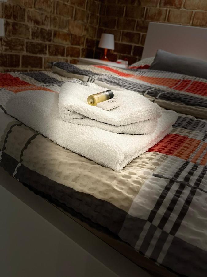 Gemuetliche Moeblierte Souterrain Apartment Hannover