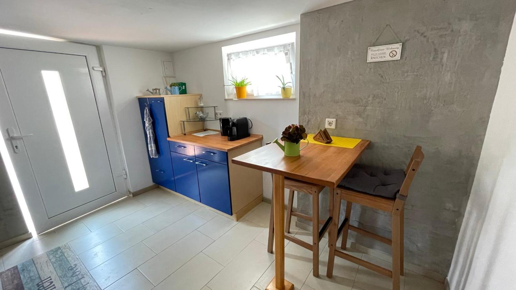 Gemuetliche Moeblierte Souterrain Apartment Hannover
